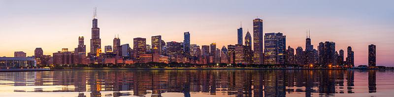 An image of the Chicago skyline at sunset